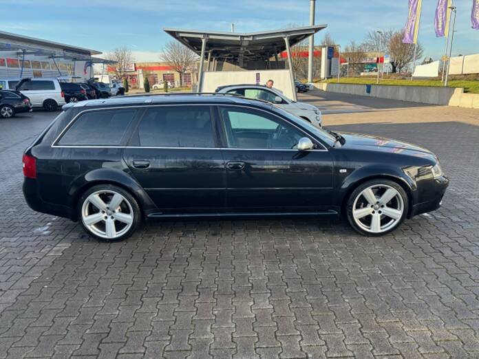 Image 2/7 of Audi RS6 Avant (2005)