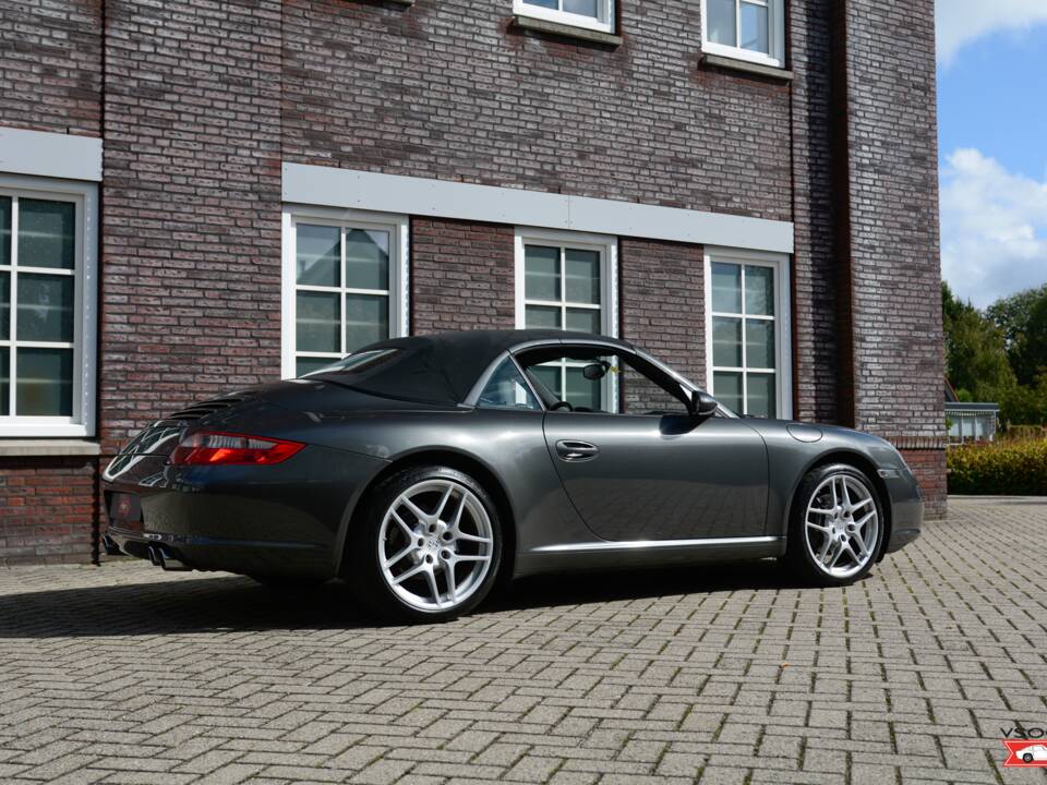 Image 6/6 of Porsche 911 Carrera (2007)