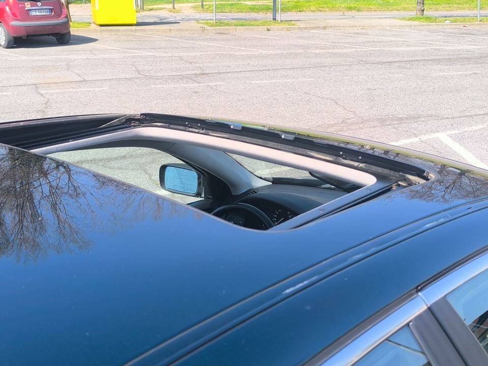 Image 17/42 of BMW 520i (1998)