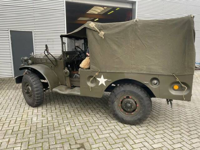 Image 7/16 of Dodge WC 51 (1942)