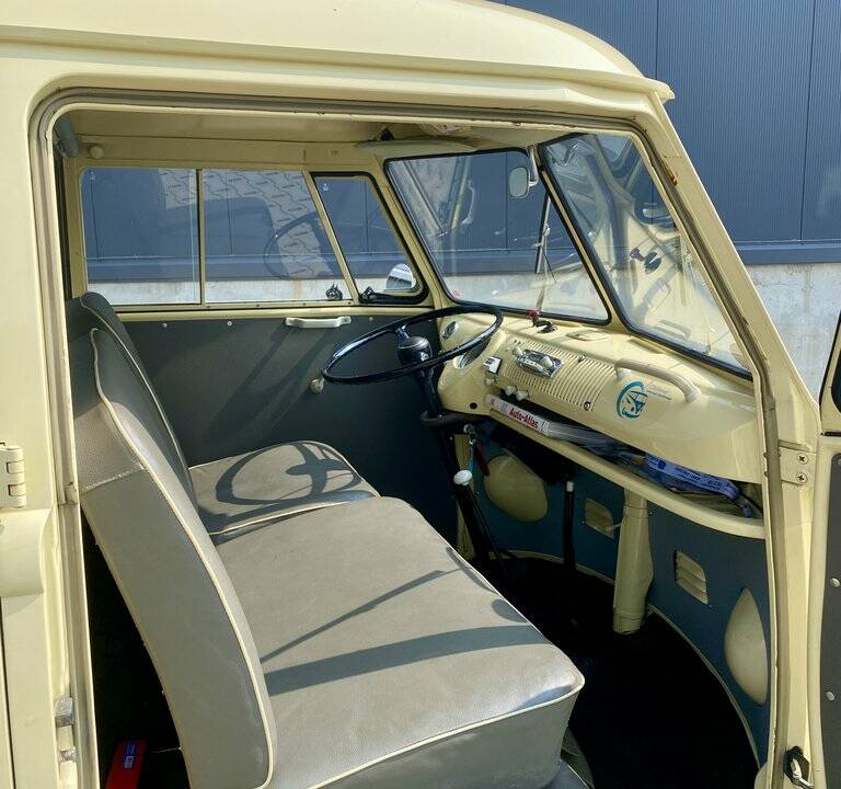 Image 8/8 of Volkswagen T1 panel van (1966)