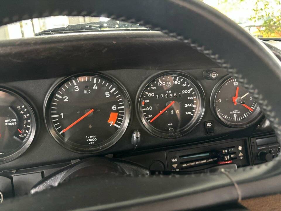 Bild 16/37 von Porsche 911 Carrera 3.2 (1985)