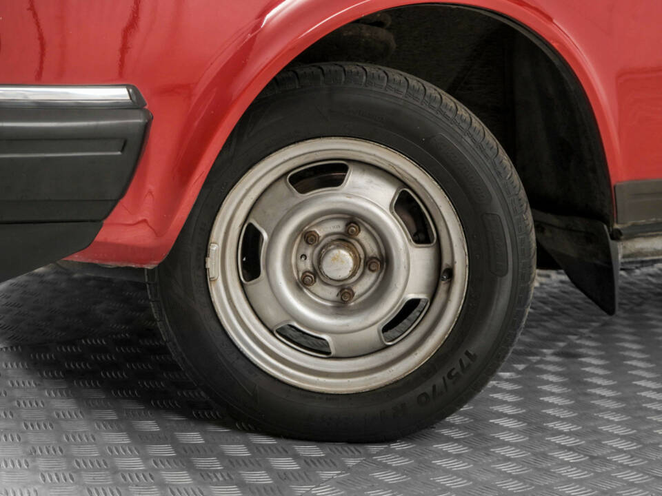 Image 4/50 of Volvo 240 (1987)