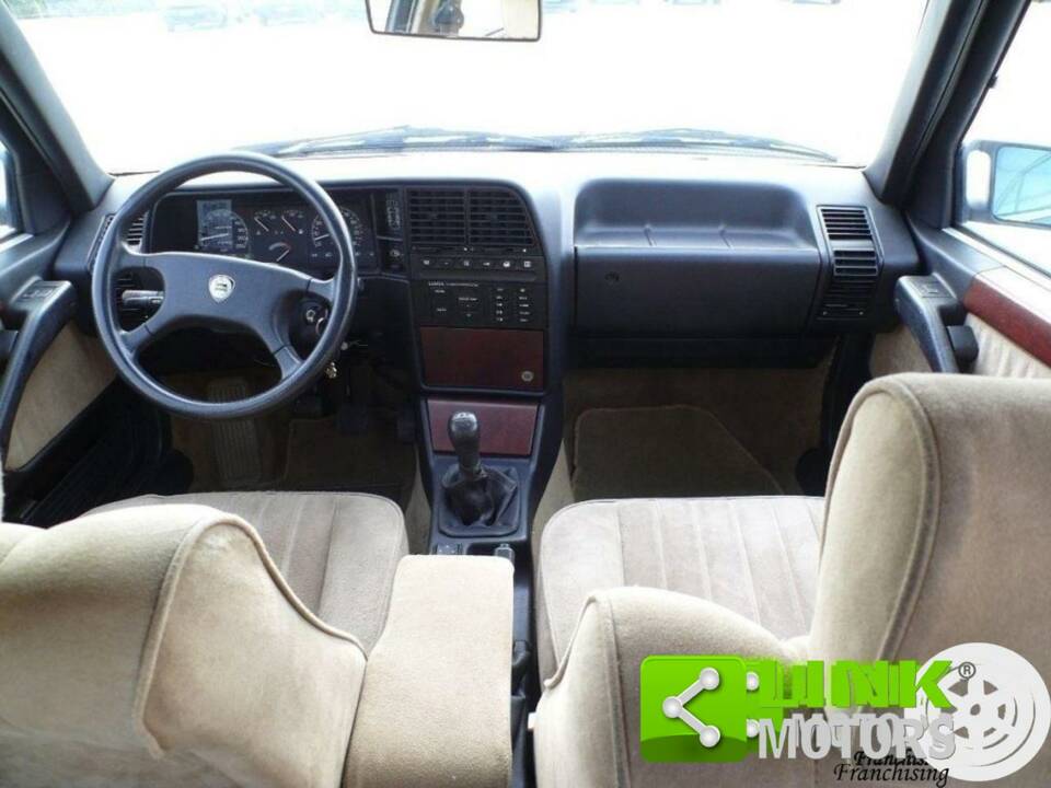 Image 8/10 of Lancia Thema I.E. (1990)