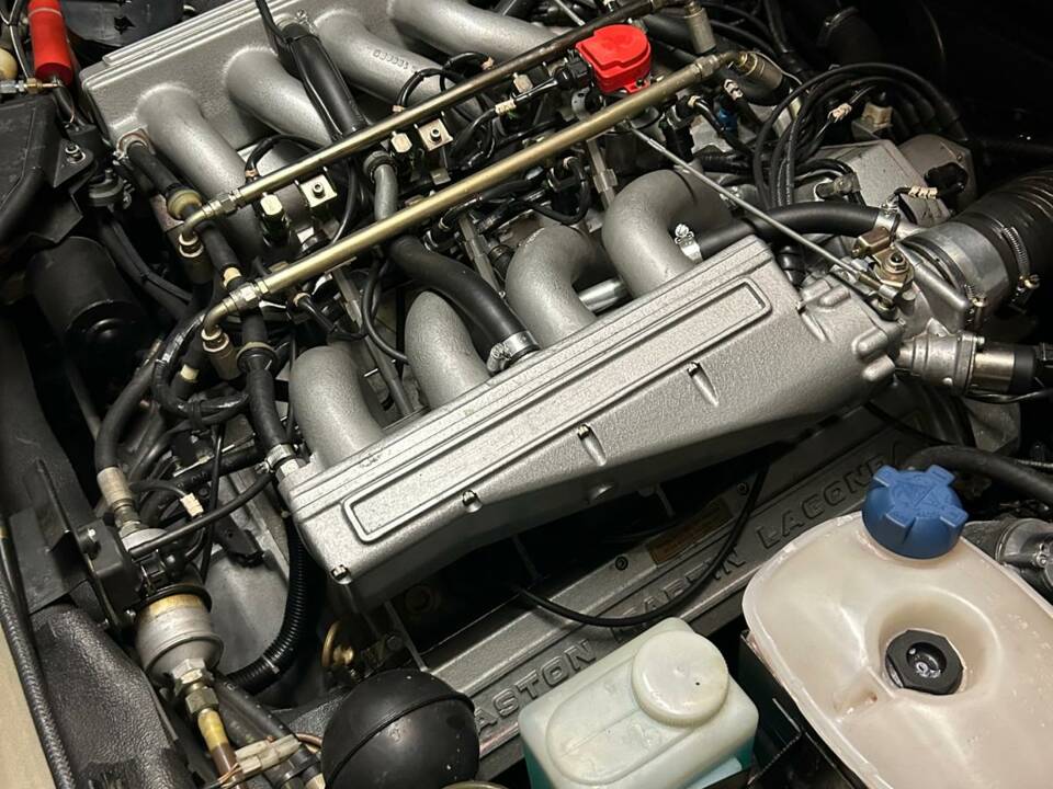 Afbeelding 8/9 van Aston Martin V8 EFi (1988)