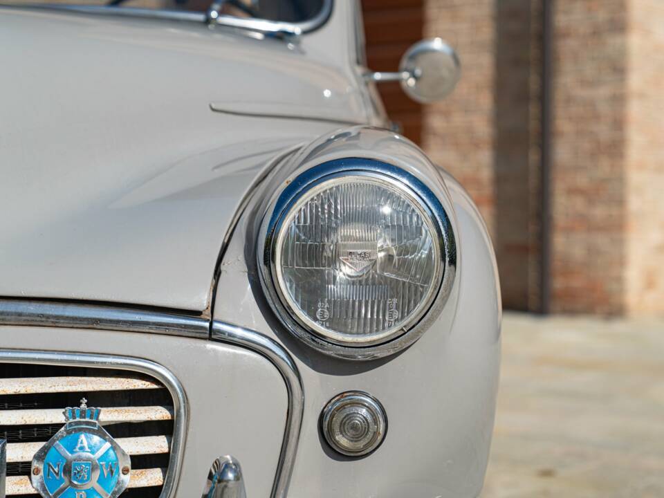 Image 11/50 of Morris Minor 1000 (1958)