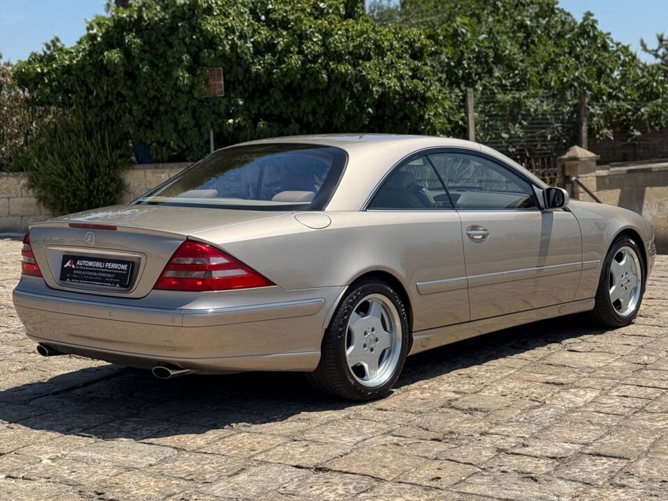 Bild 27/29 von Mercedes-Benz CL 500 (2002)