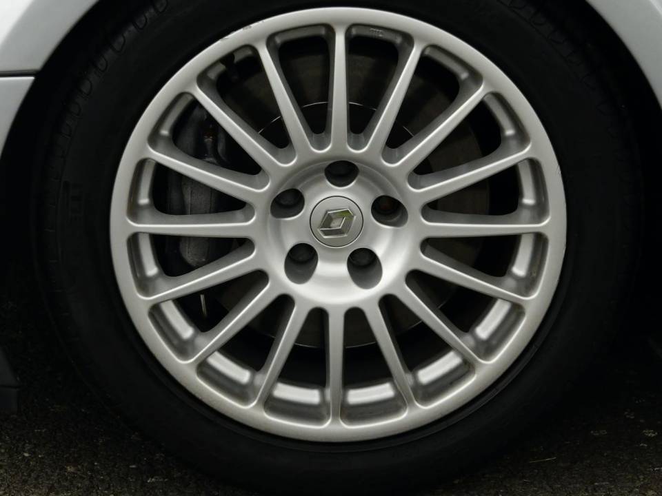 Image 20/50 of Renault Clio II V6 (1900)