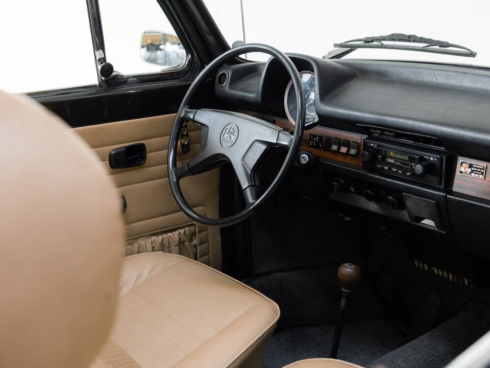 Bild 13/32 von Volkswagen Käfer 1303 LS (1978)