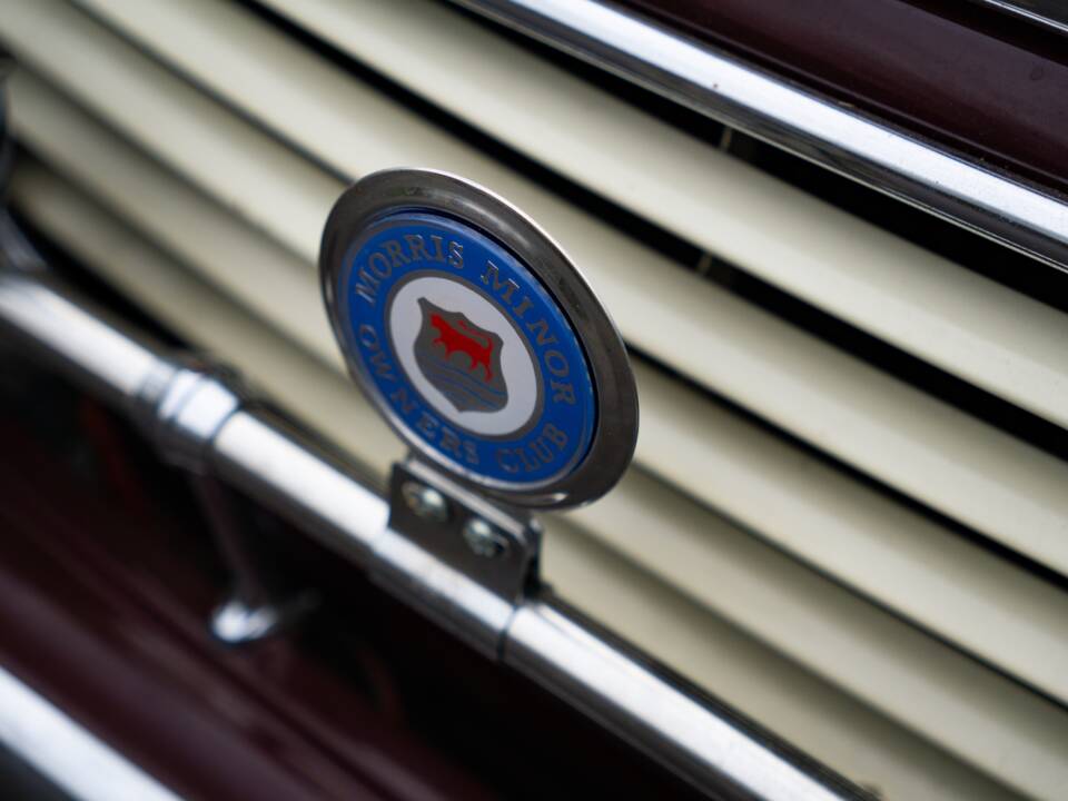 Image 30/43 of Morris Minor 1000 Traveller (1966)