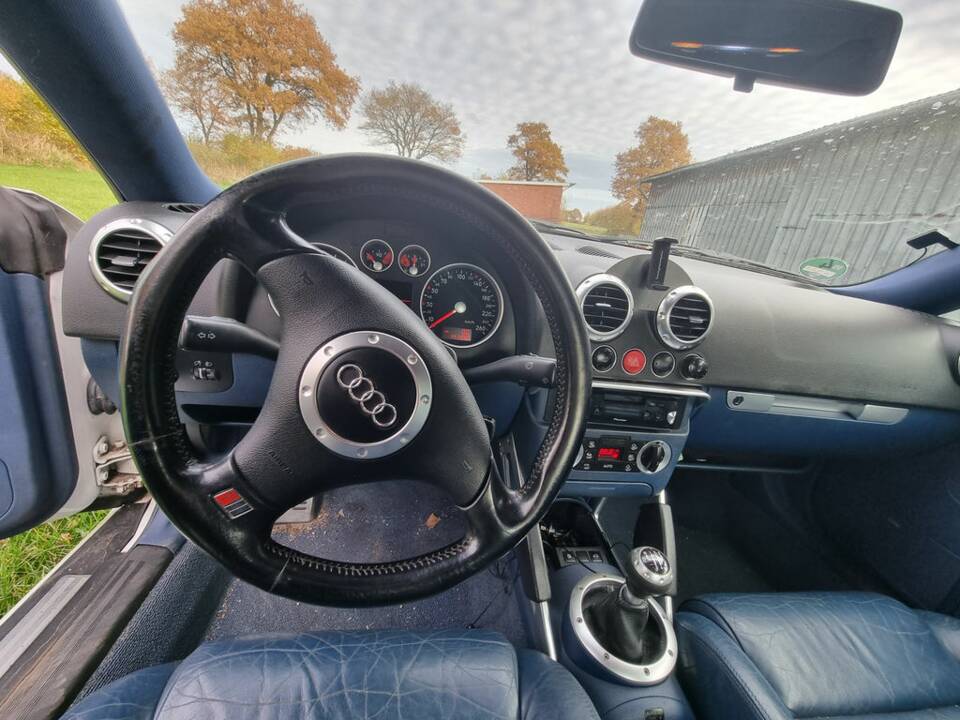 Bild 2/8 von Audi TT 1.8 T (1999)