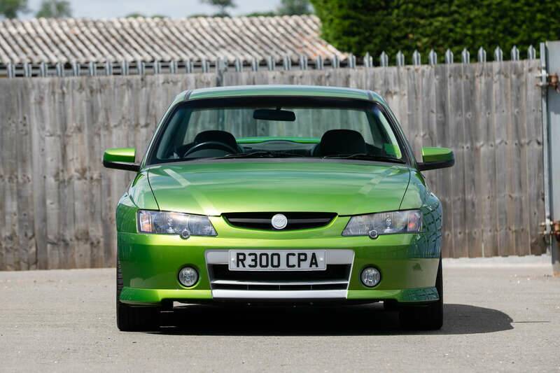 Image 6/45 of Holden LSV R300 (2002)