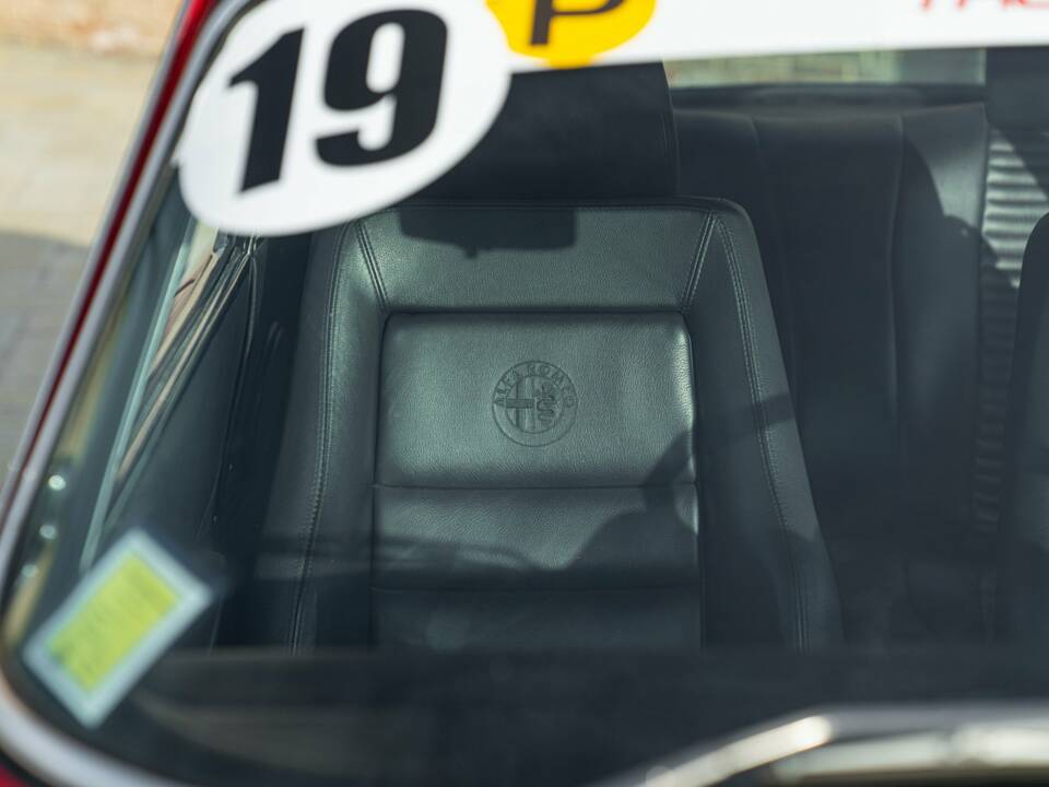 Bild 33/50 von Alfa Romeo 2000 GT Veloce (1973)