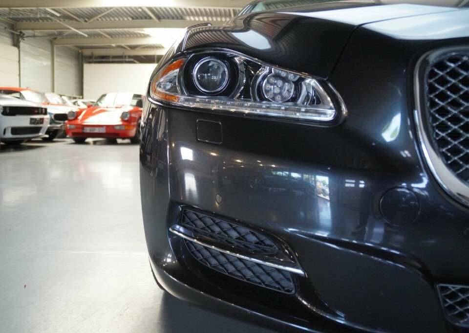 Imagen 19/32 de Jaguar XJ 5.0 (2011)