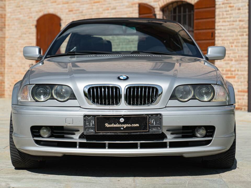Immagine 3/50 di BMW 320Ci (2001)