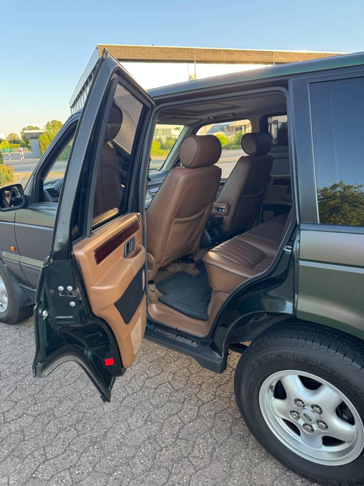 Bild 7/28 von Land Rover Range Rover 4.6 HSE (1998)