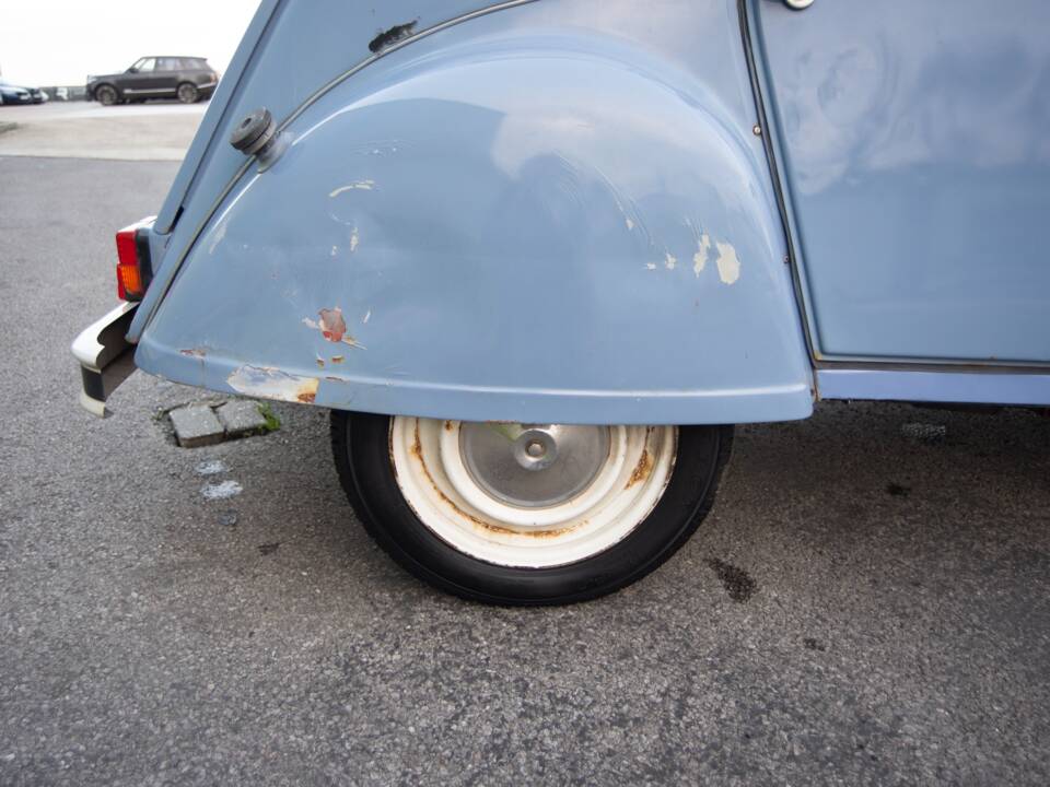 Image 31/38 de Citroën 2 CV 6 (1988)