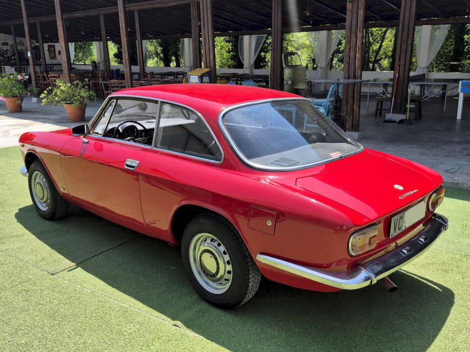 Afbeelding 25/63 van Alfa Romeo Giulia GT 1300 Junior (1971)