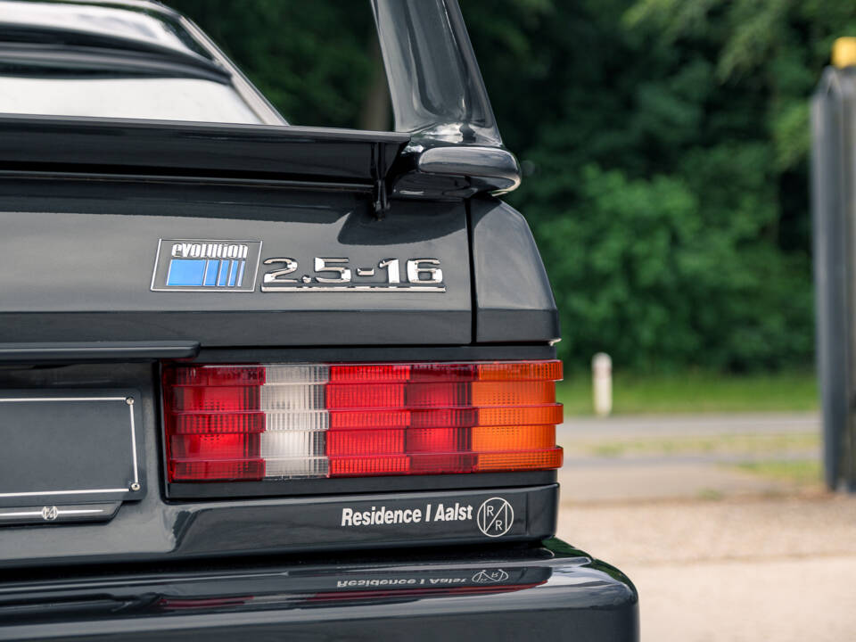 Imagen 19/51 de Mercedes-Benz 190 E 2.5-16 Evolution II (1991)