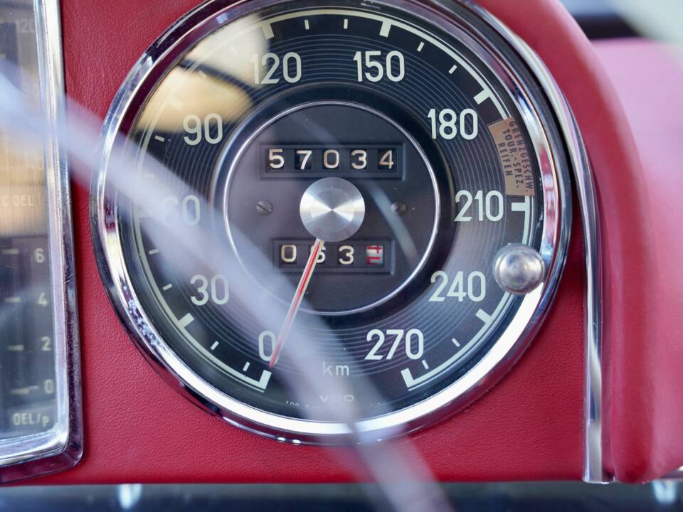 Image 14/50 of Mercedes-Benz 300 SL Roadster (1959)