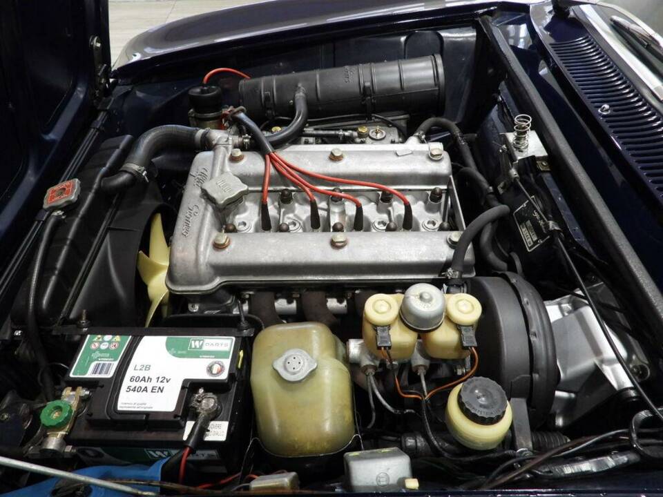 Image 8/10 of Alfa Romeo 1750 Spider Veloce (1970)