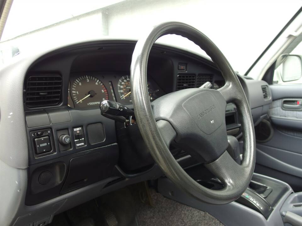 Bild 47/97 von Toyota Land Cruiser FJ80 (1992)
