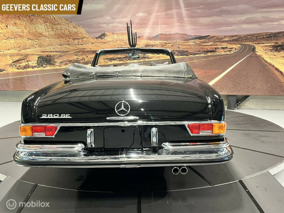 Immagine 5/44 di Mercedes-Benz 280 SE (1970)