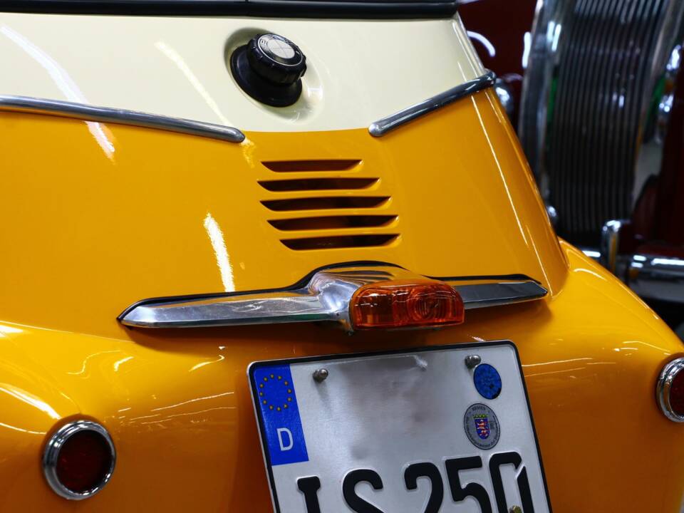 Image 10/23 of BMW Isetta 250 (1955)