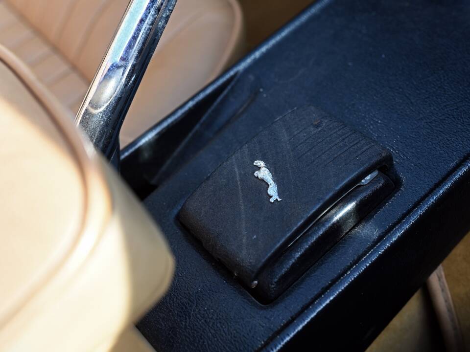 Image 19/26 de Jaguar Type E V12 (1973)