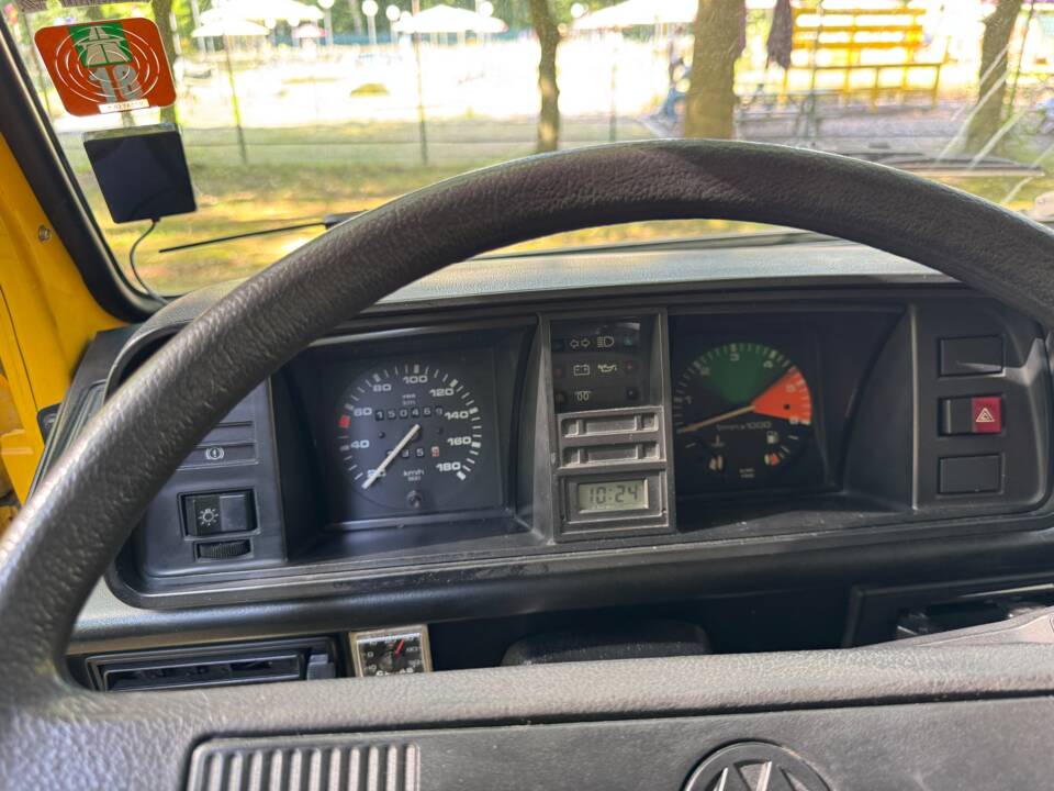 Bild 10/28 von Volkswagen T3 Westfalia 1.6 TD (1987)