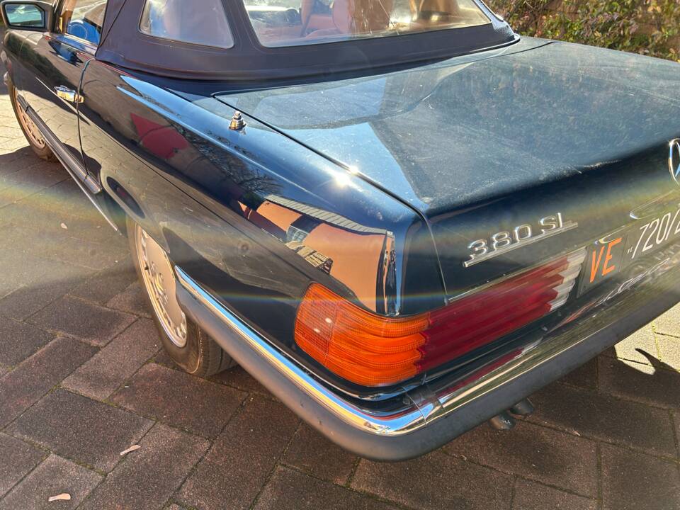Image 12/51 of Mercedes-Benz 380 SL (1983)