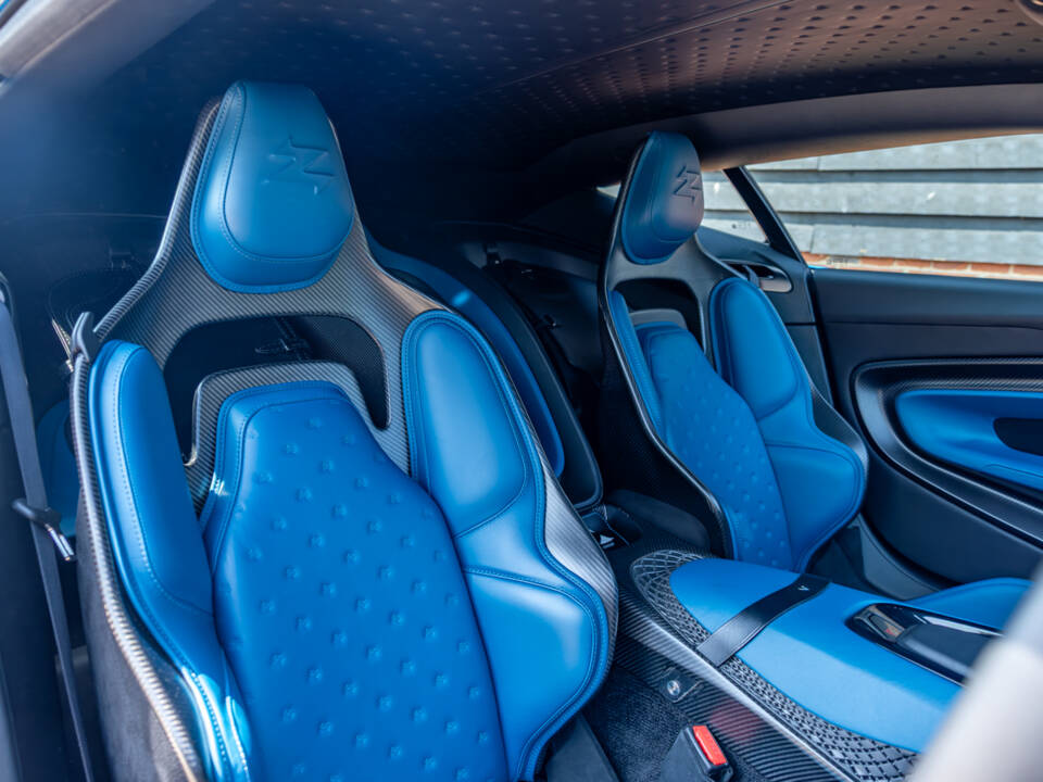 Bild 8/98 von Aston Martin DBS Superleggera Volante (2020)