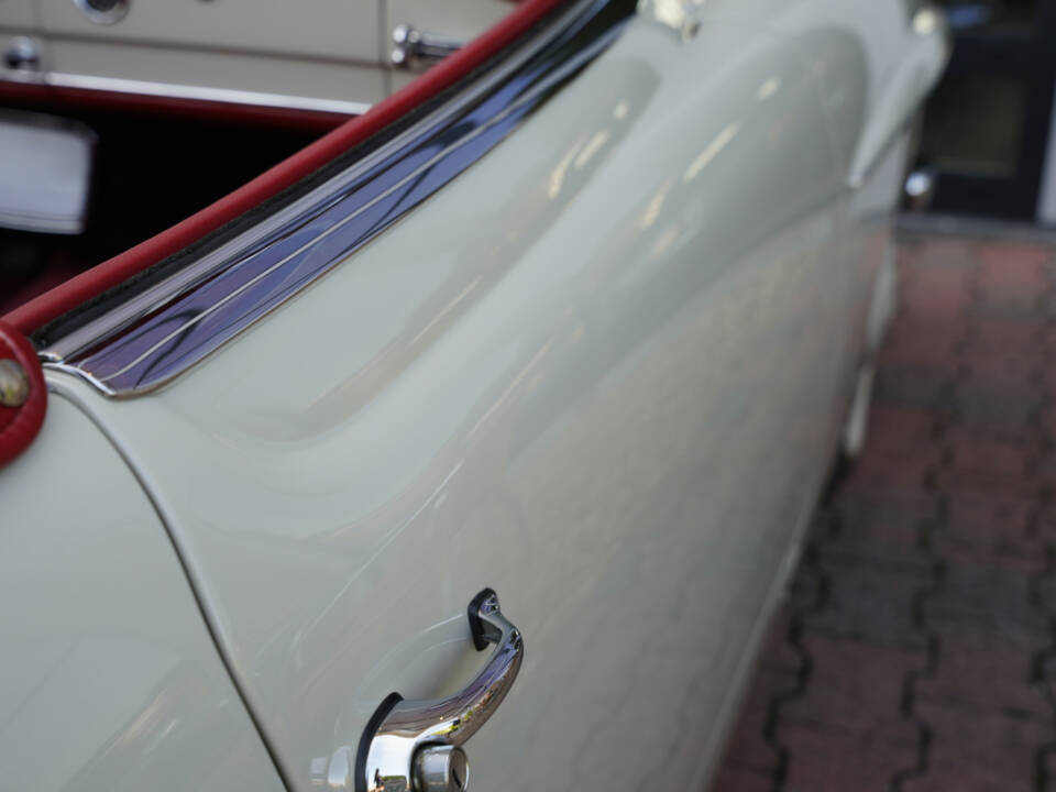 Image 8/50 of Mercedes-Benz 190 SL (1962)