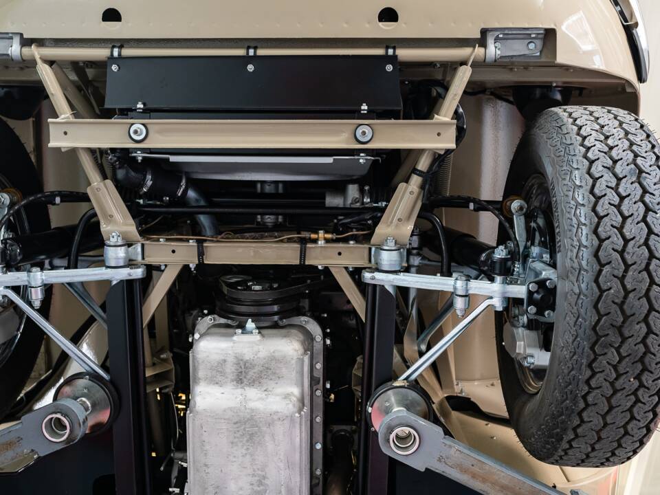 Immagine 95/98 di Jaguar E-Type 4.2 (1966)