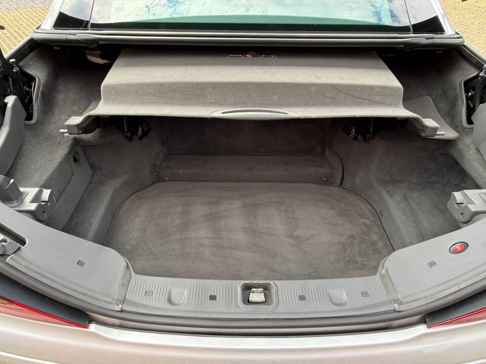 Image 14/29 of Mercedes-Benz SL 55 AMG (2004)