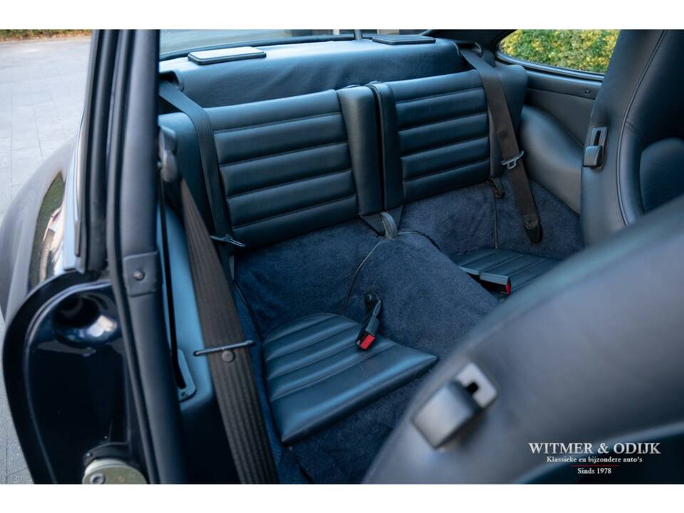 Image 29/33 de Porsche 911 Carrera 4 (1992)