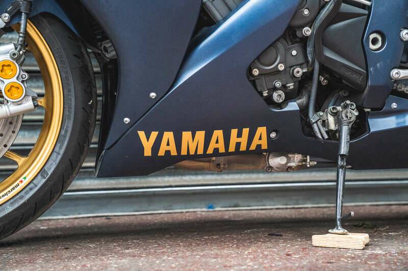 Image 37/46 de Yamaha YZF-R1 (2006)