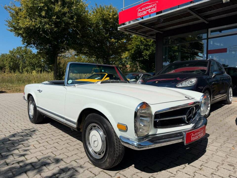 Image 9/42 of Mercedes-Benz 280 SL (1968)