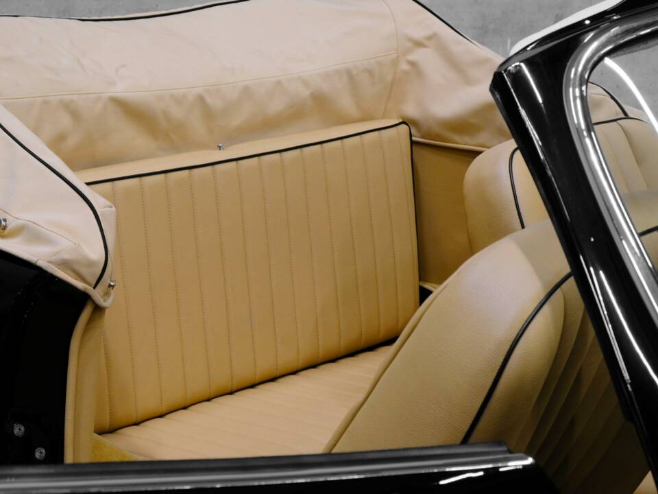 Image 34/50 of Volkswagen Karmann Ghia 1200 (1959)