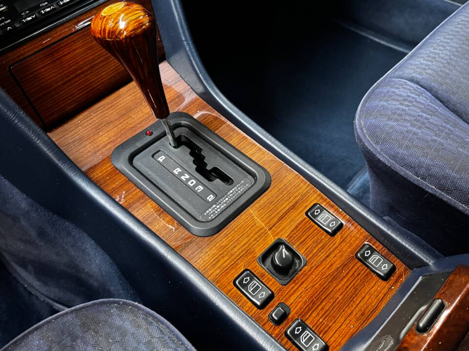 Bild 15/49 von Mercedes-Benz E 320 T (1993)