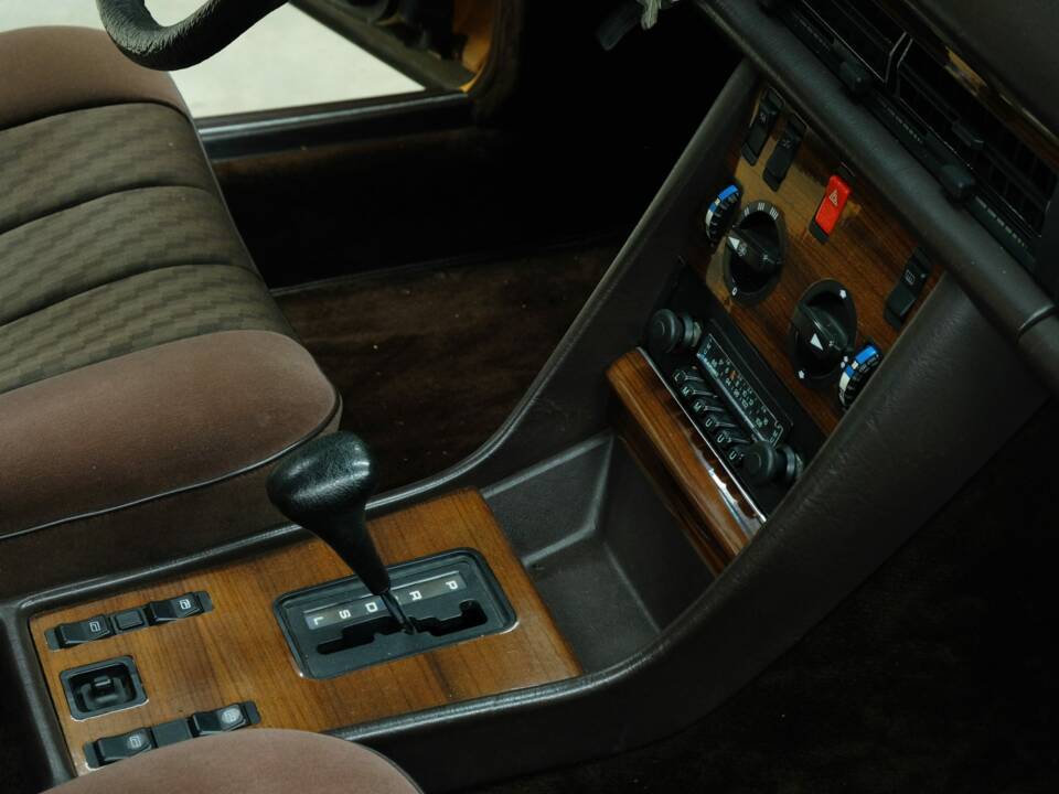 Bild 44/50 von Mercedes-Benz 280 SE (1981)