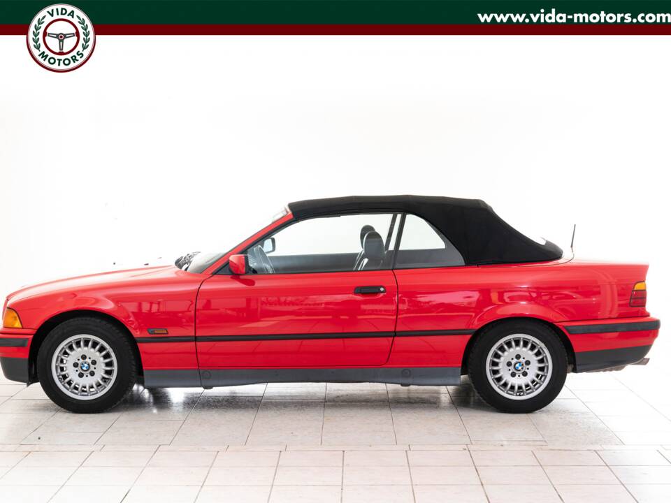 Immagine 4/17 di BMW 318i (1996)