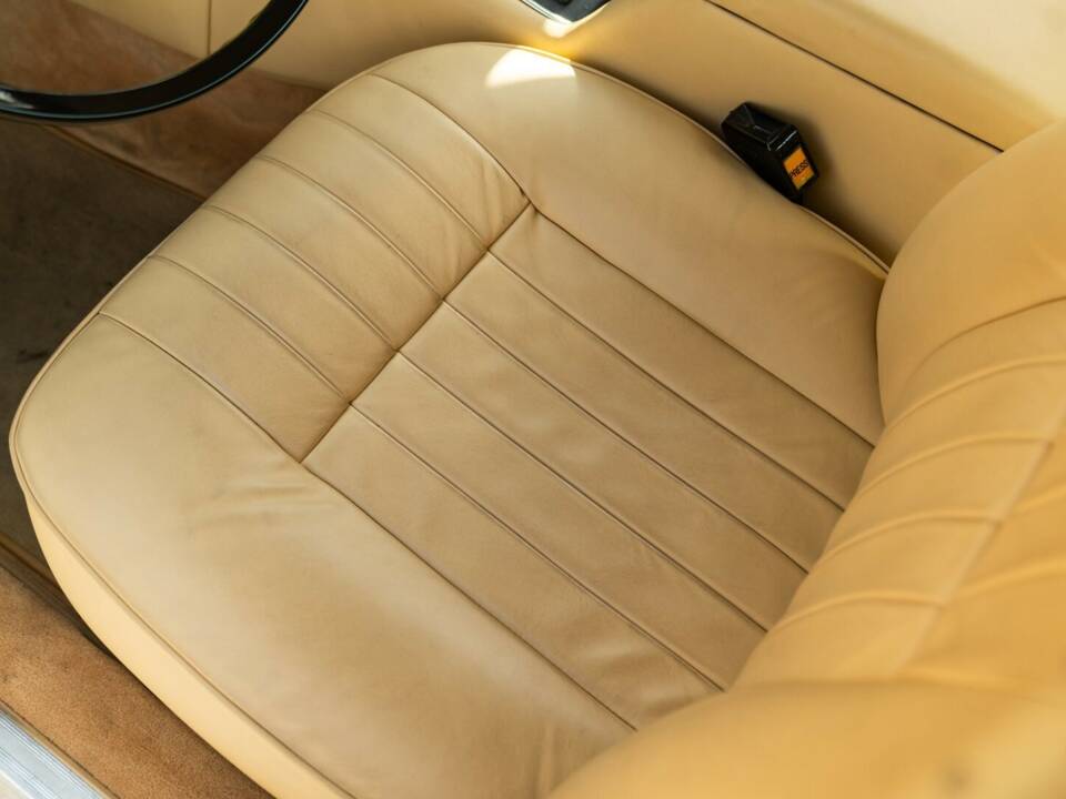 Imagen 38/50 de Jaguar XJ 4.2 (1978)