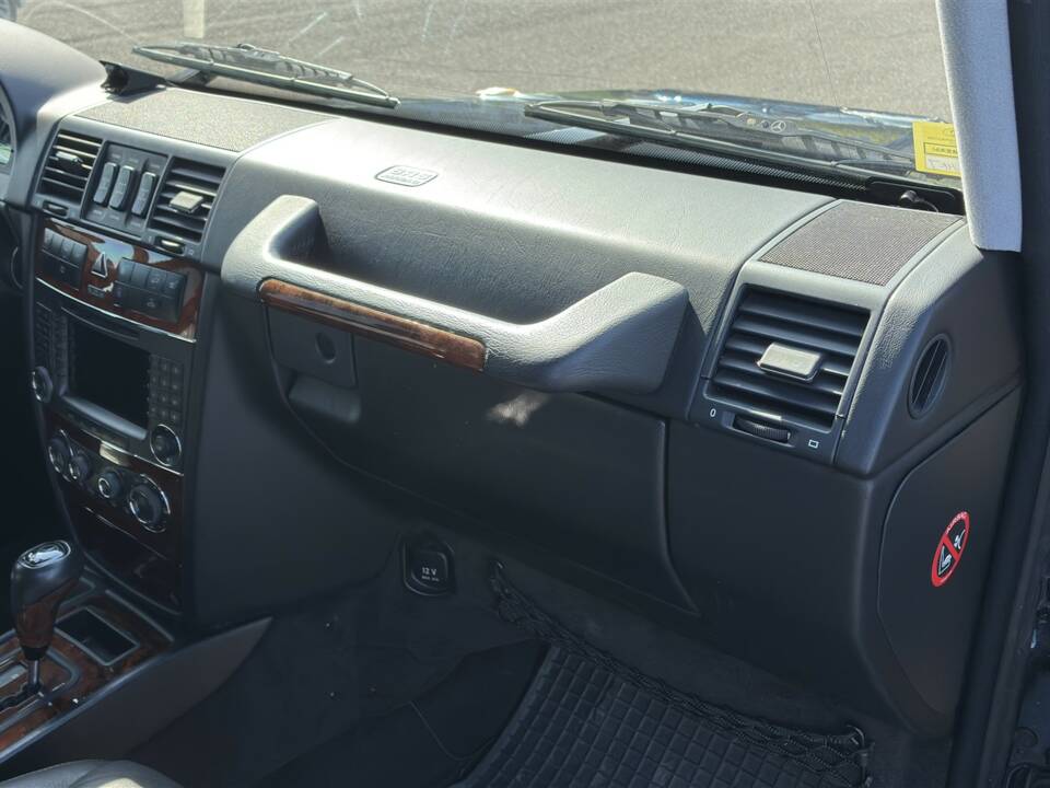Bild 32/63 von Mercedes-Benz G 500 (lang) (2009)
