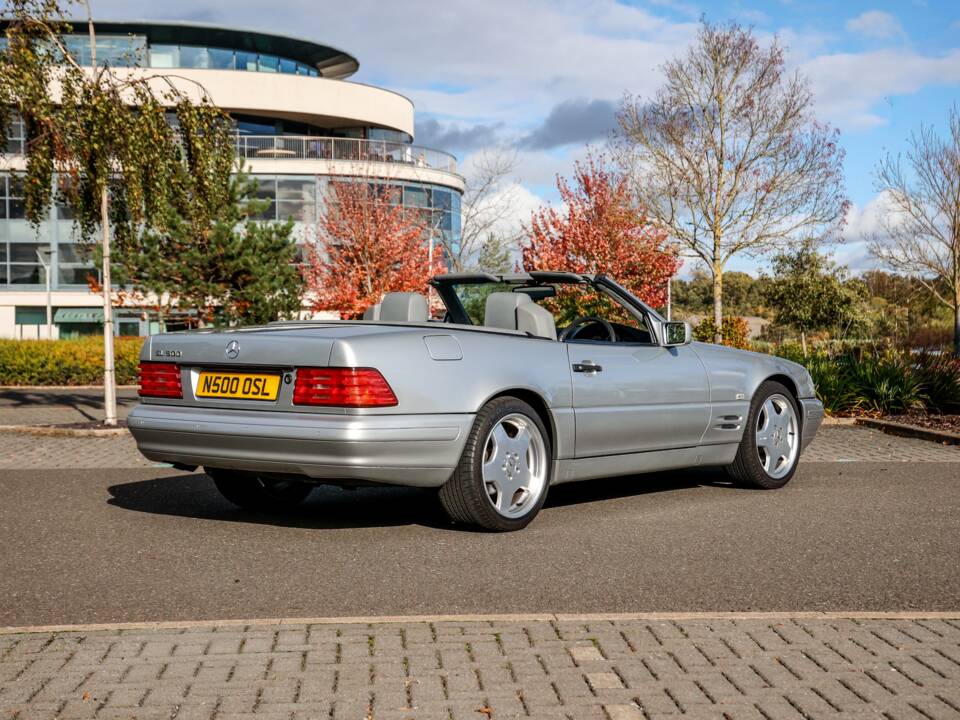 Image 17/43 of Mercedes-Benz SL 500 (1996)