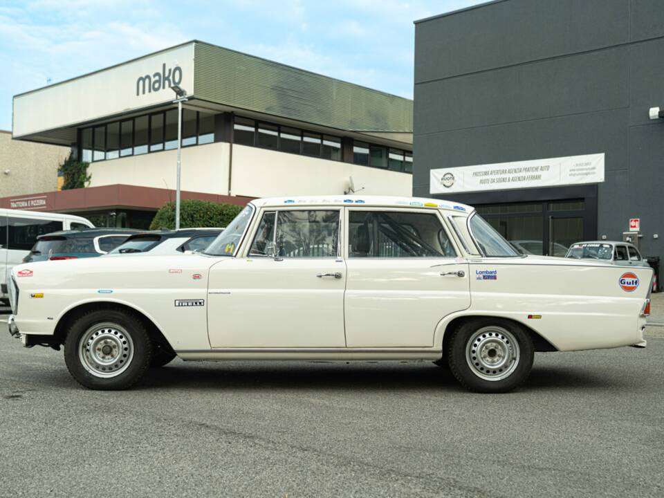 Imagen 5/50 de Mercedes-Benz 220 S b (1967)