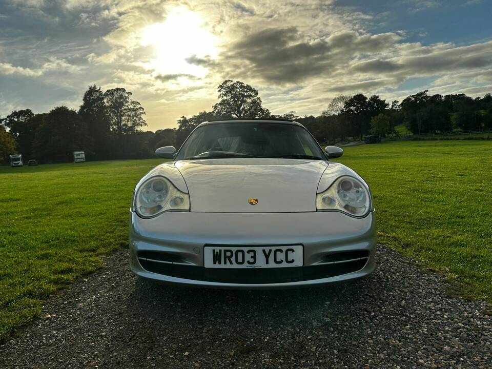 Image 14/54 de Porsche 911 Carrera (2003)
