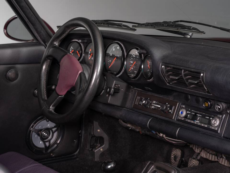 Image 15/31 de Porsche 911 Carrera RS (1992)