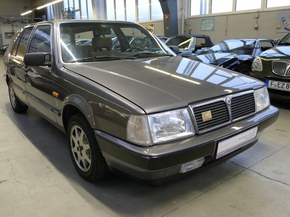 Bild 39/41 von Lancia Thema Station Wagon Turbo DS (1985)