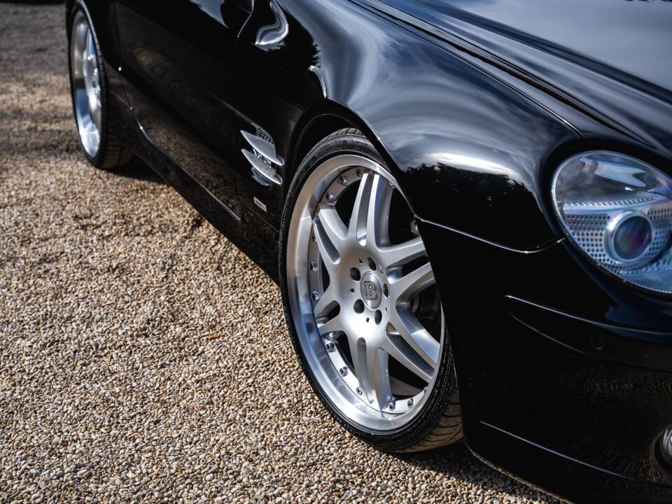 Image 31/47 of Mercedes-Benz SL 600 (2004)